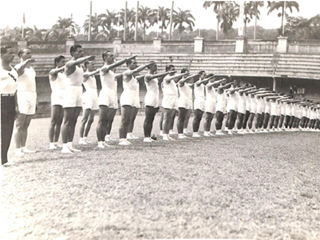 Exhibición de alumnos varones de
la Escola Nacional de Educação Física e Desportos (ENEFD) en las instalaciones
de Fluminense F. C. (CDH, DNEFDyR 1672, p. 7)